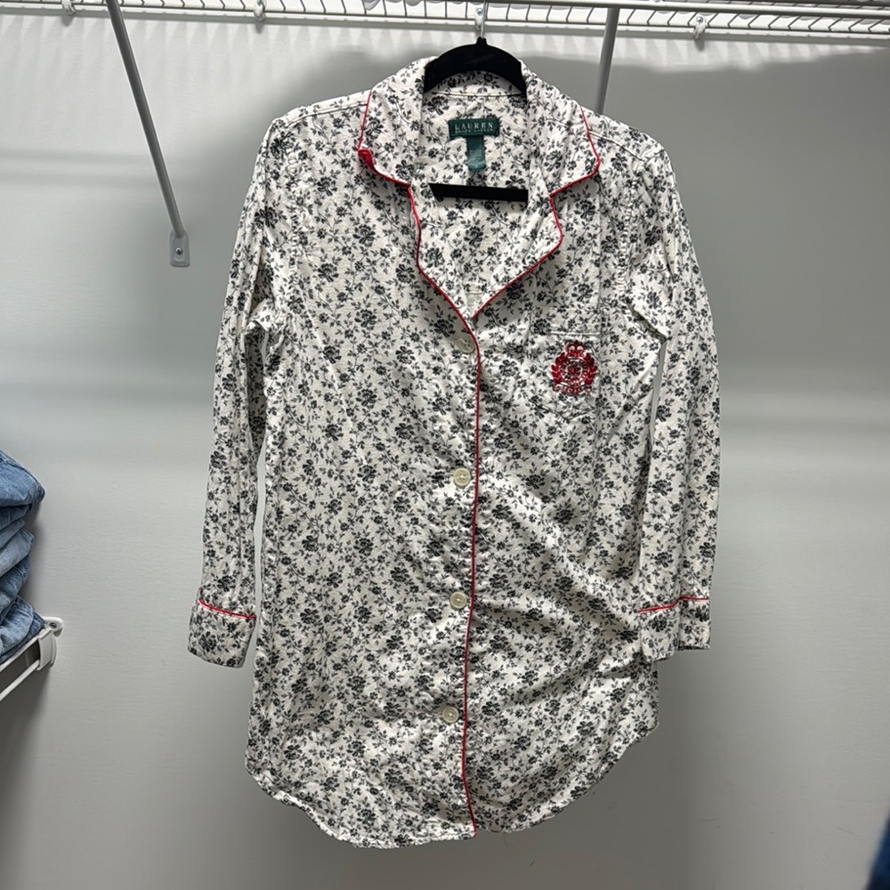 🔟DEAL… Ralph Lauren White and Red Casual Button Down Shirt